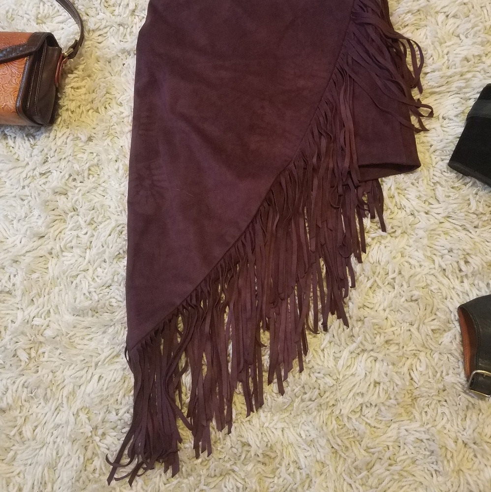 EXPRESS faux suede, burgandy fringe,  partial-mini skirt. 60's 70's style - Picture 2 of 8